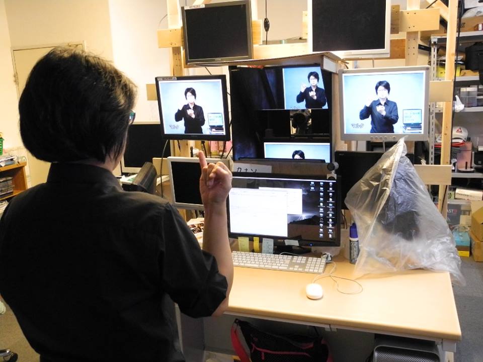 世界初 手話訳聖書製作 全巻完成を目指して 全巻完成まであと約１５年 ご協力を 2018 5 31 異教の地 日本 二つの愛する ｊ のために