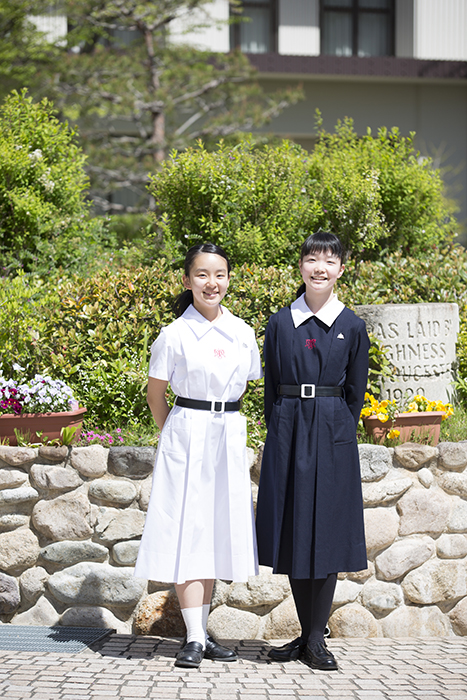 純白のワンピースの制服へ 松蔭中学校 高等学校の制服に込められた祈り クリプレ